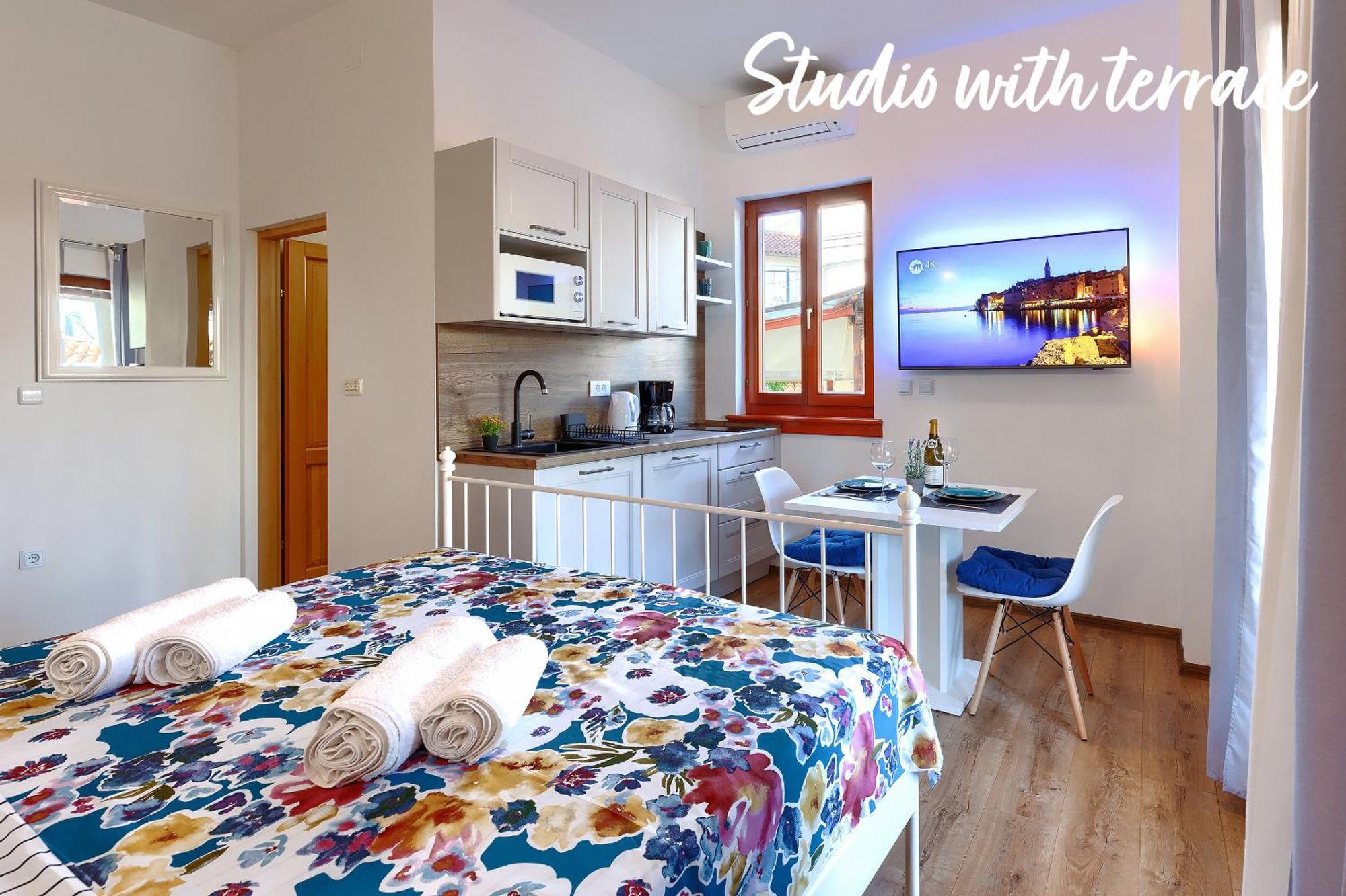 Studios Notte Sul Porto Rovinj Zewnętrze zdjęcie